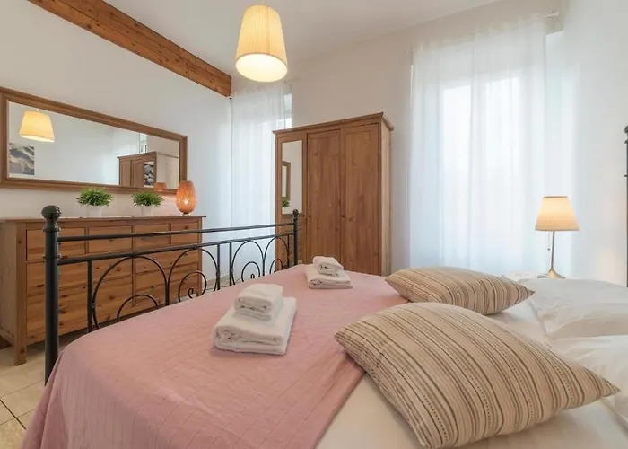 Romeathome146 - Monti Рим